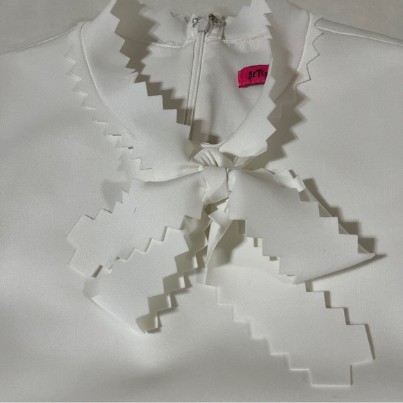 Betsey Johnson Women's Bow Tie Mini Dress Flounce Hem Ivory Size 2 - Picture 4 of 9